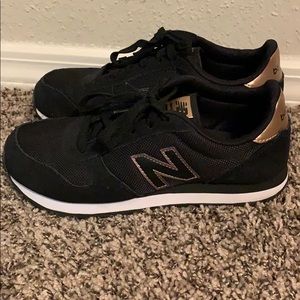 Rose gold/ black New Balance